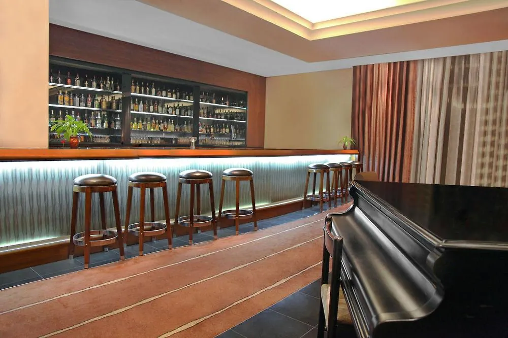 Sheraton Kampala Hotel 5*,  Uganda